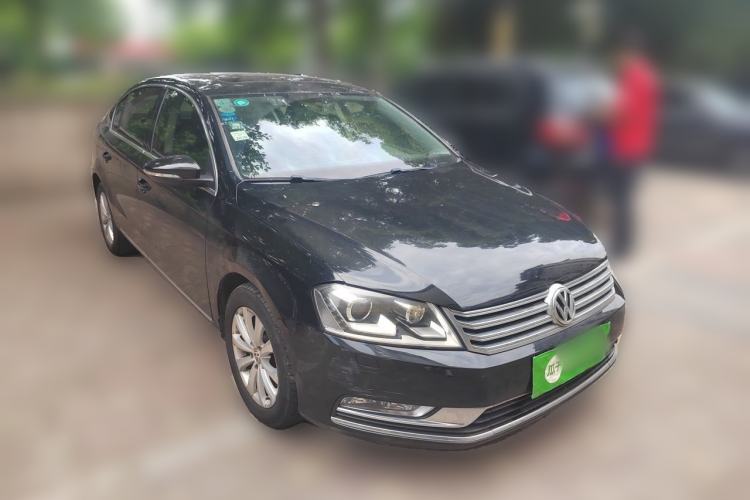 Used Volkswagen Magotan 2013 1.8TSI Luxury Model Front Right 45 Deg