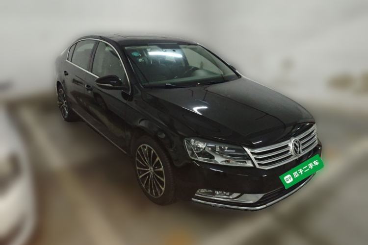 Used Volkswagen Magotan 2013 1.8TSI Premier Model Front Right 45 Deg