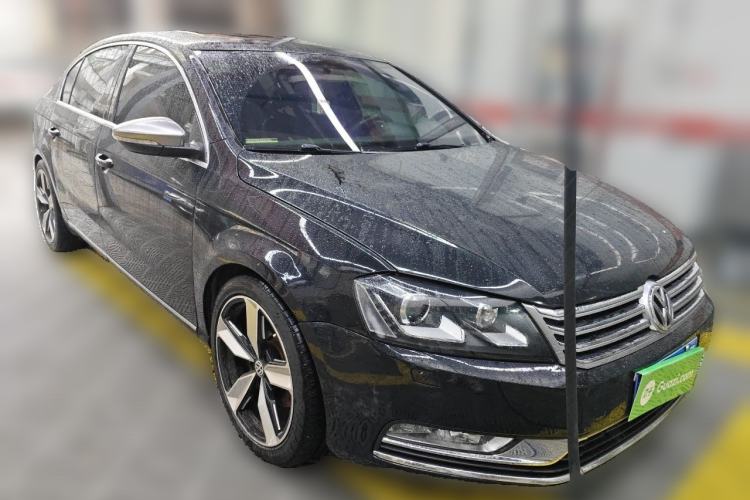 Used Volkswagen Magotan 2013 1.8TSI Luxury Model Front Right 45 Deg