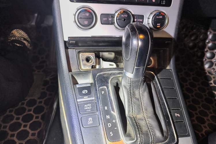 Used Volkswagen Magotan 2013 1.8TSI Luxury Model Gear Lever