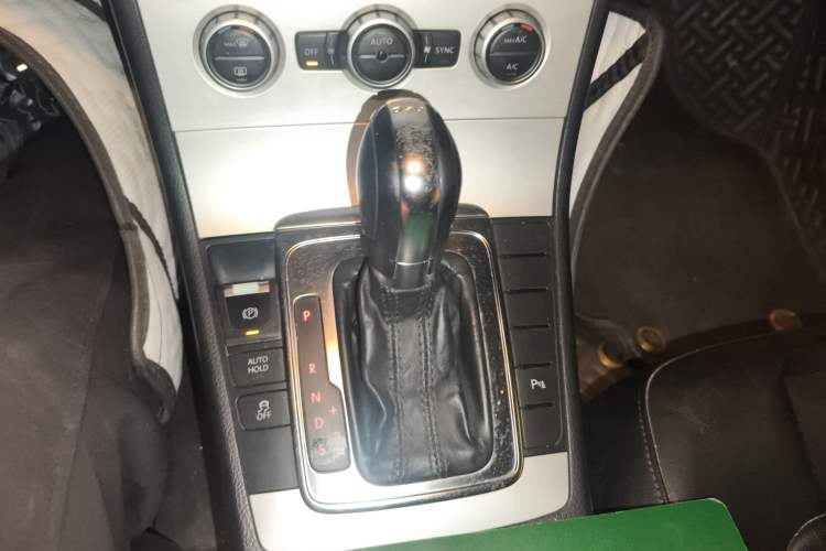 Used Volkswagen Magotan 2013 1.8TSI Luxury Model Gear Lever