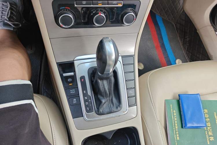 Used Volkswagen Magotan 2013 1.8TSI Premier Model Gear Lever