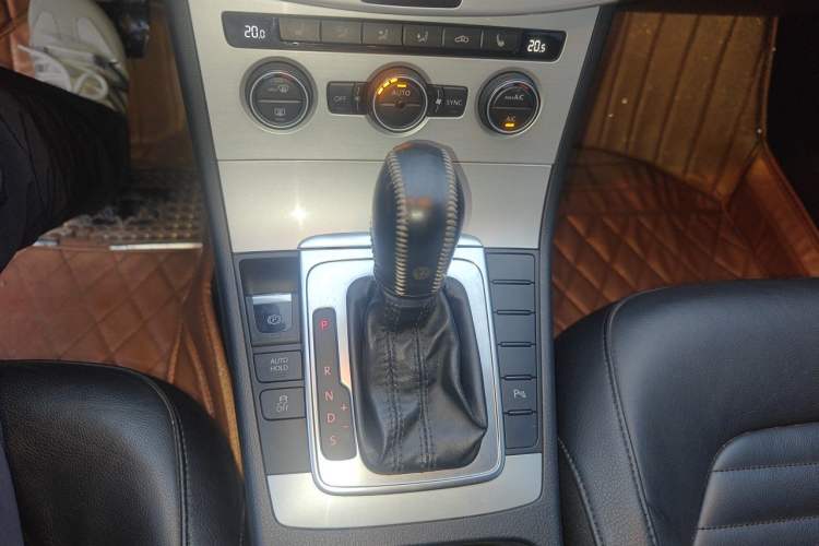 Used Volkswagen Magotan 2013 1.8TSI Luxury Model Gear Lever
