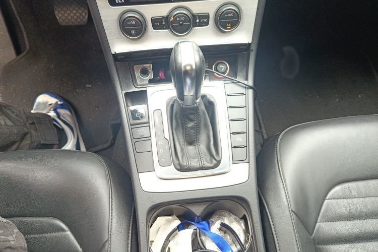 Used Volkswagen Magotan 2013 2.0 TSI Luxury Model Gear Lever