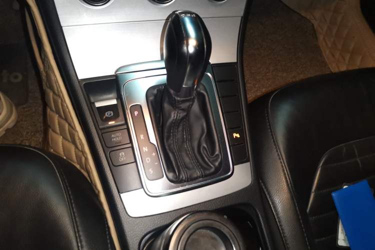 Used Volkswagen Magotan 2013 2.0 TSI Luxury Model Gear Lever