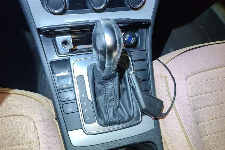 Used Volkswagen Magotan 2013 1.8TSI Premier Model Gear Lever