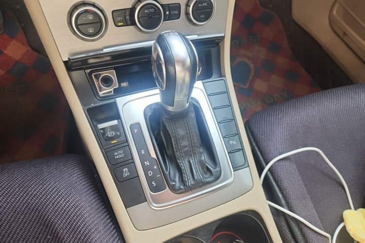 Used Volkswagen Magotan 2013 1.8TSI Luxury Model Gear Lever