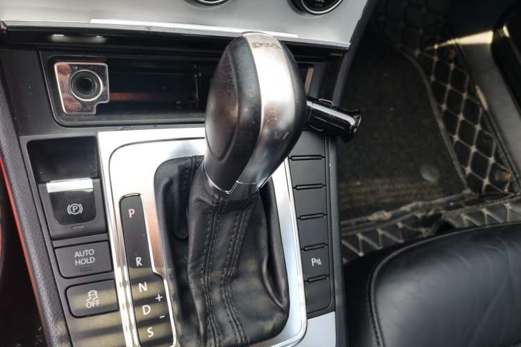 Used Volkswagen Magotan 2013 2.0 TSI Luxury Model Gear Lever