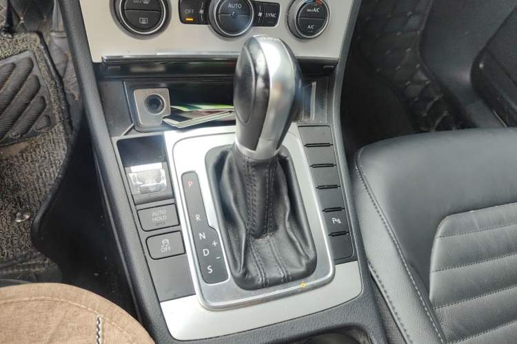 Used Volkswagen Magotan 2013 1.8TSI Luxury Model Gear Lever