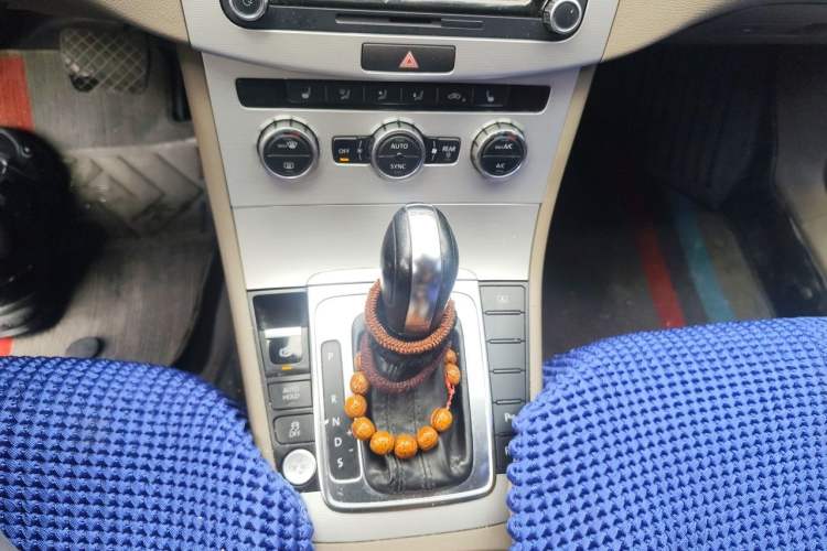 Used Volkswagen Magotan 2013 1.8TSI Prestige Model Gear Lever