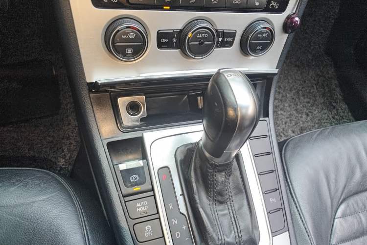 Used Volkswagen Magotan 2013 1.8TSI Luxury Model Gear Lever