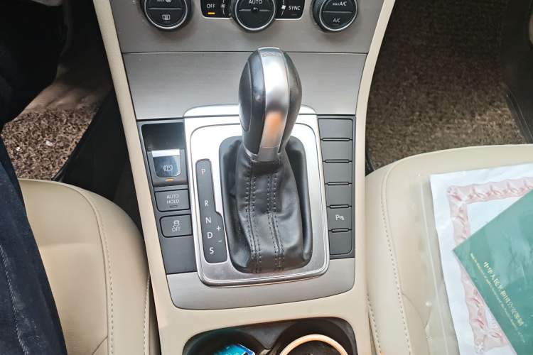 Used Volkswagen Magotan 2013 1.8TSI Luxury Model Gear Lever