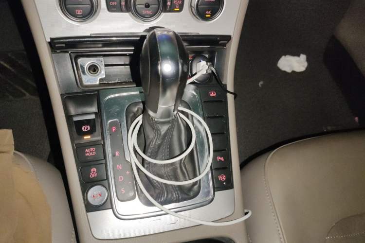 Used Volkswagen Magotan 2013 2.0 TSI Prestige Model Gear Lever