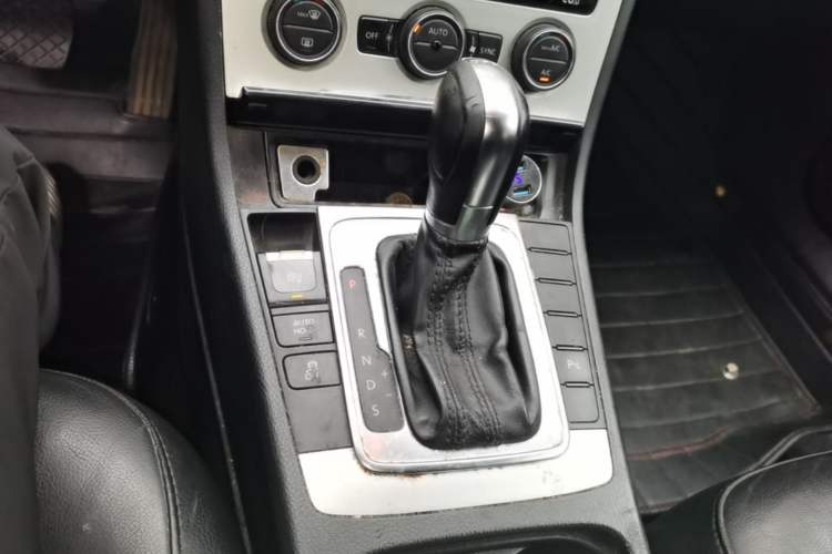 Used Volkswagen Magotan 2013 1.8TSI Luxury Model Gear Lever
