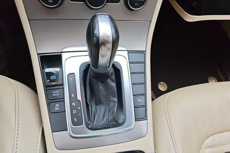 Used Volkswagen Magotan 2013 1.8TSI Luxury Model Gear Lever