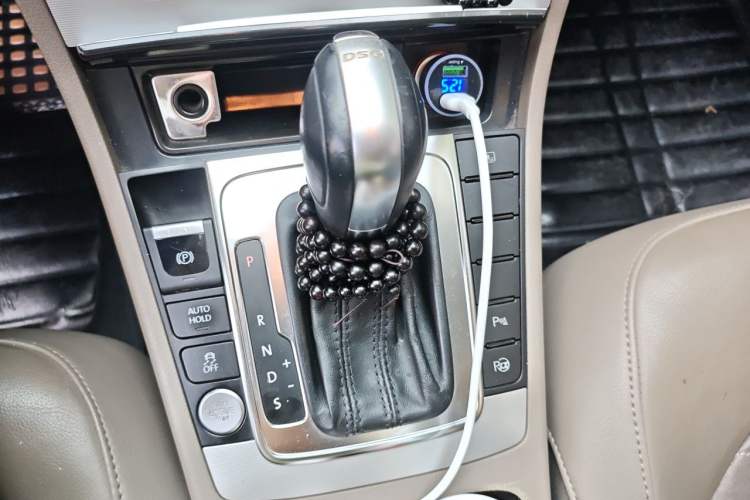 Used Volkswagen Magotan 2013 2.0 TSI Prestige Model Gear Lever