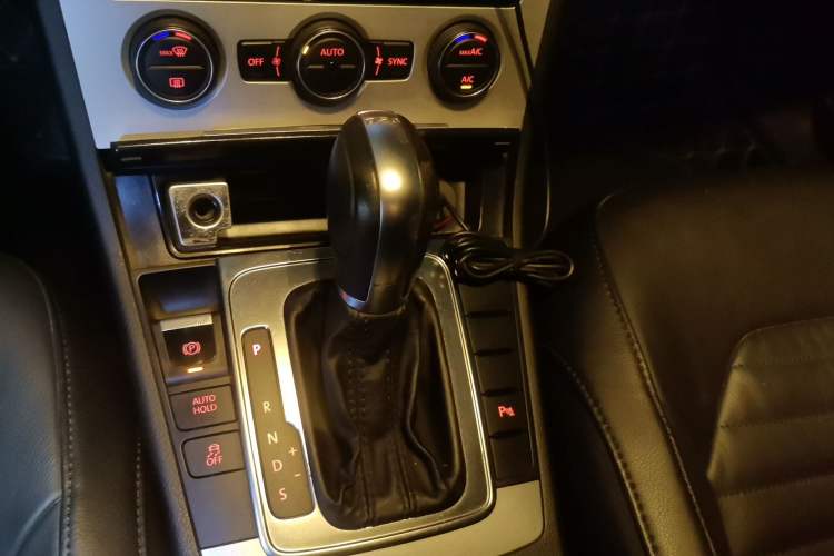 Used Volkswagen Magotan 2013 1.8TSI Premier Model Gear Lever