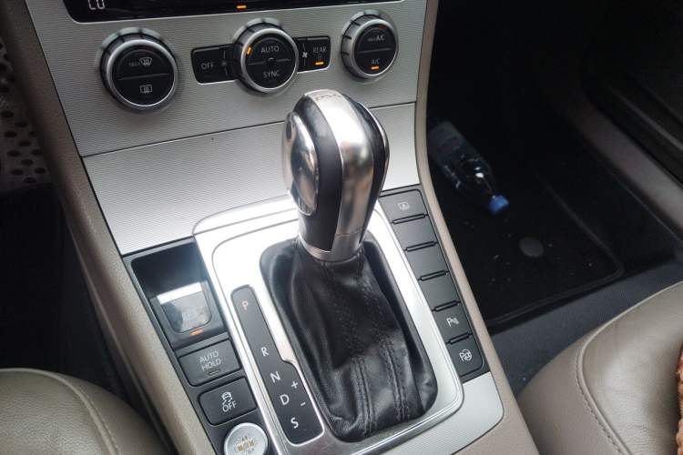 Used Volkswagen Magotan 2013 1.8TSI Luxury Model Gear Lever