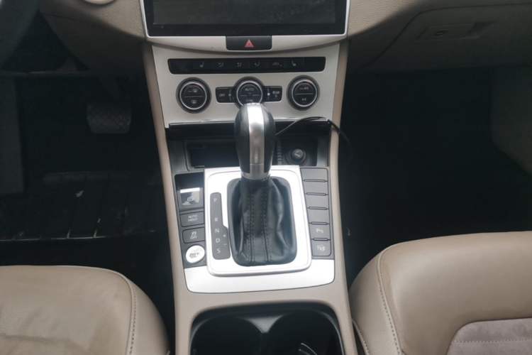 Used Volkswagen Magotan 2013 2.0 TSI Ultimate Model Gear Lever