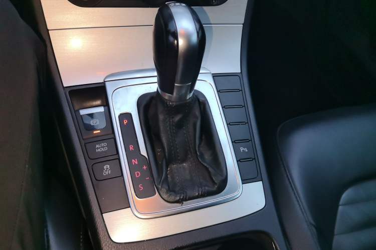 Used Volkswagen Magotan 2013 1.8TSI Premier Model Gear Lever