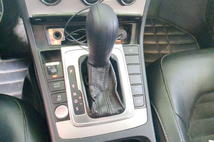 Used Volkswagen Magotan 2013 2.0 TSI Prestige Model Gear Lever