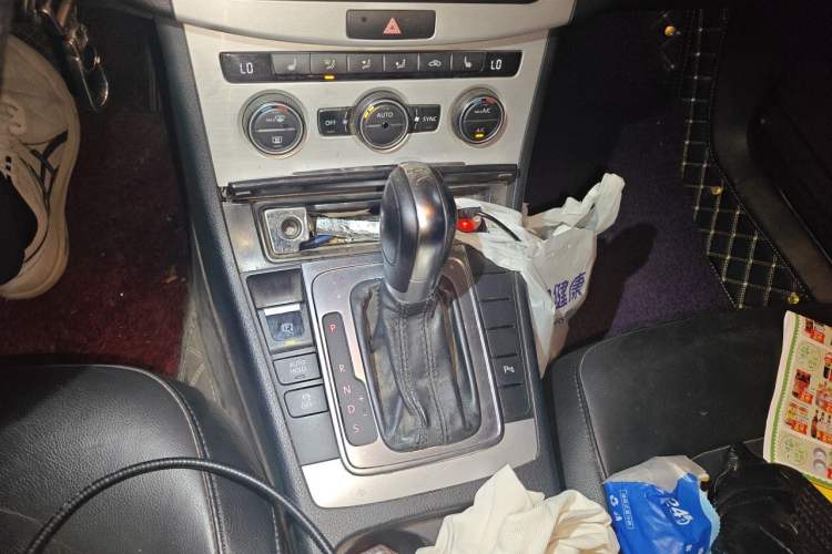 Used Volkswagen Magotan 2013 1.8TSI Luxury Model Gear Lever