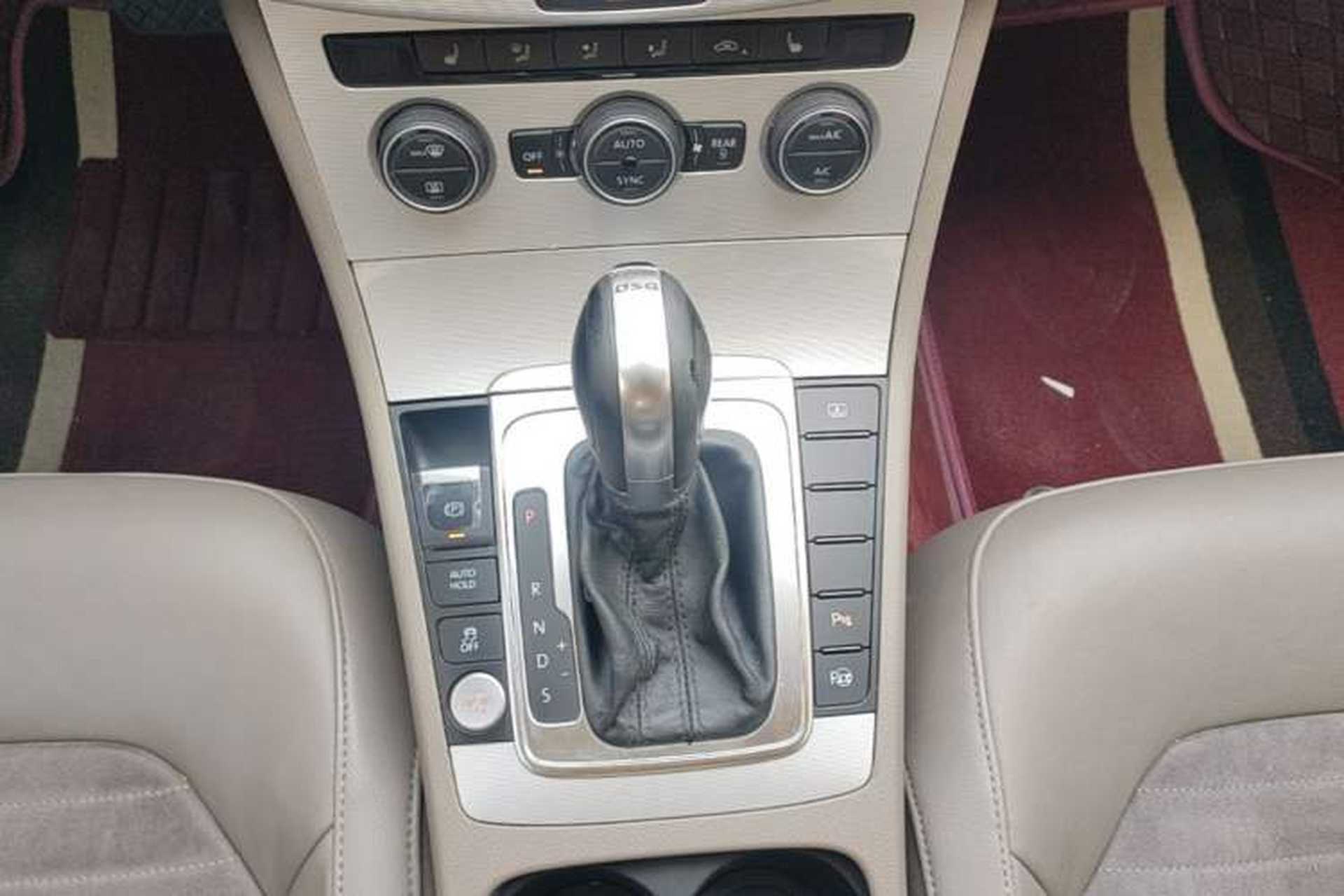 Used Volkswagen Magotan 2013 2.0 TSI Prestige Model Gear Lever