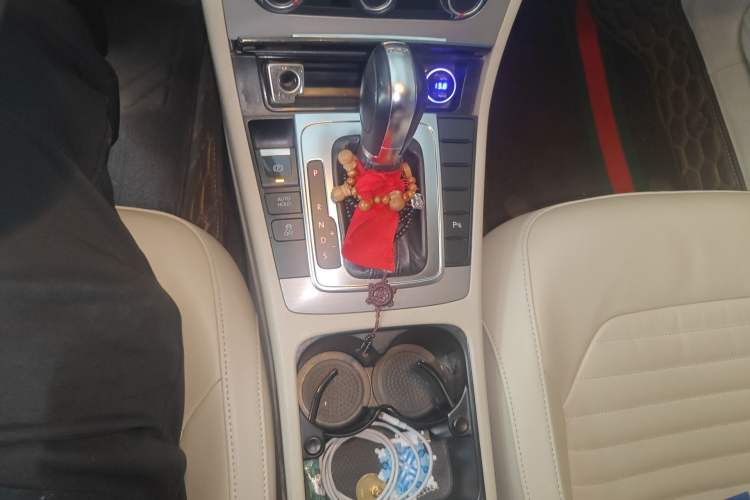 Used Volkswagen Magotan 2013 1.8TSI Premier Model Gear Lever