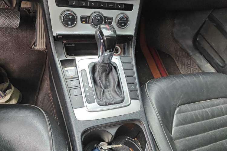 Used Volkswagen Magotan 2013 1.8TSI Luxury Model Gear Lever