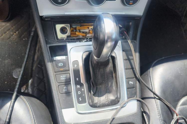 Used Volkswagen Magotan 2013 2.0 TSI Luxury Model Gear Lever