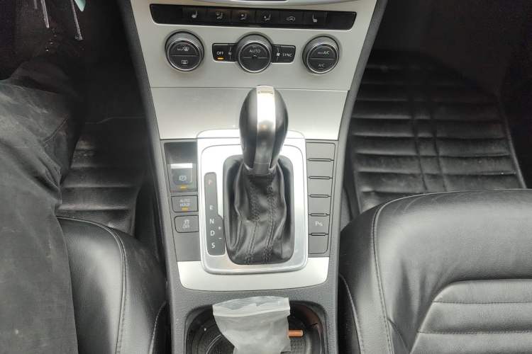Used Volkswagen Magotan 2013 2.0 TSI Luxury Model Gear Lever
