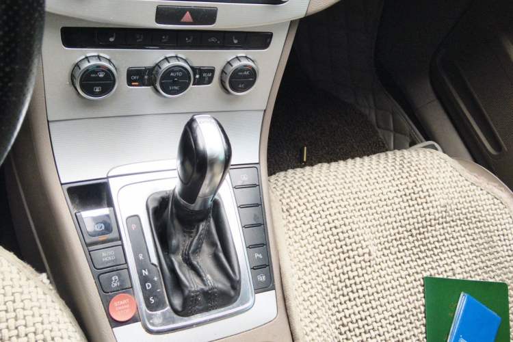 Used Volkswagen Magotan 2013 1.8TSI Prestige Model Gear Lever