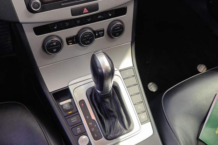 Used Volkswagen Magotan 2013 1.8TSI Prestige Model Gear Lever