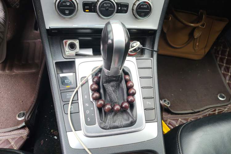 Used Volkswagen Magotan 2013 1.8TSI Premier Model Gear Lever
