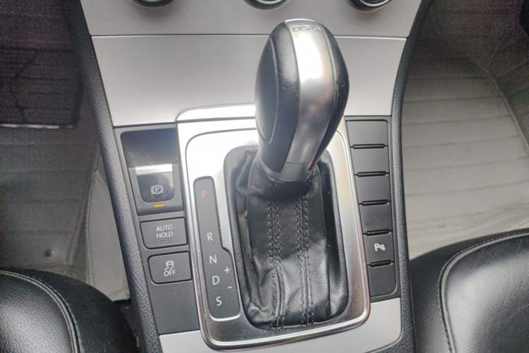 Used Volkswagen Magotan 2013 1.8TSI Luxury Model Gear Lever