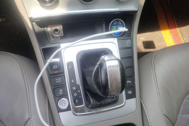 Used Volkswagen Magotan 2013 2.0 TSI Prestige Model Gear Lever