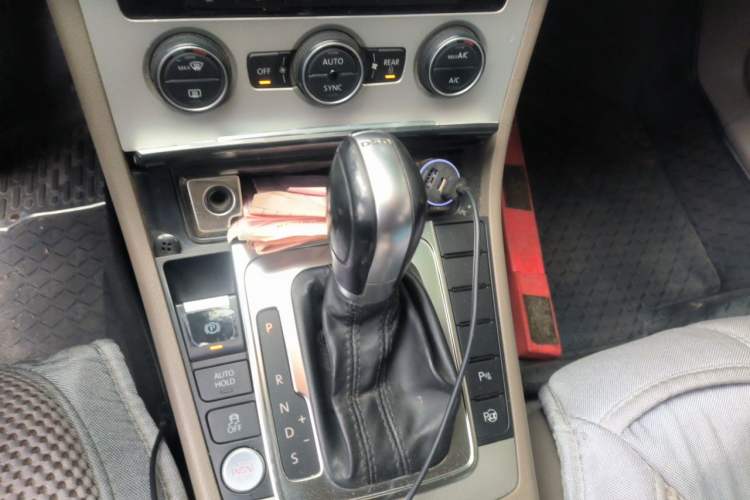 Used Volkswagen Magotan 2013 2.0 TSI Ultimate Model Gear Lever