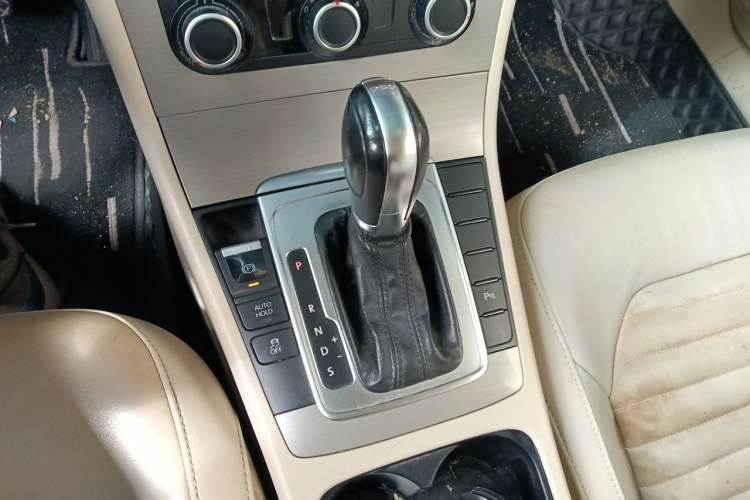 Used Volkswagen Magotan 2013 1.8TSI Luxury Model Gear Lever