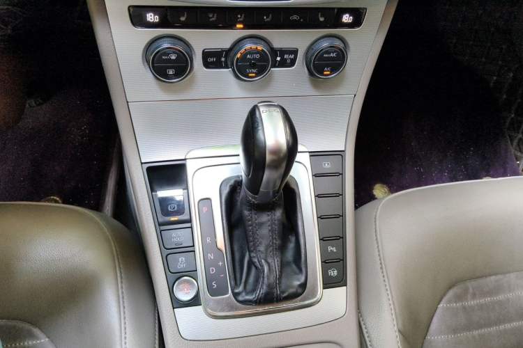 Used Volkswagen Magotan 2013 2.0 TSI Prestige Model Gear Lever