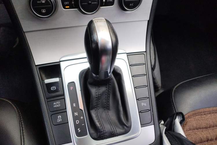 Used Volkswagen Magotan 2013 1.8TSI Premier Model Gear Lever