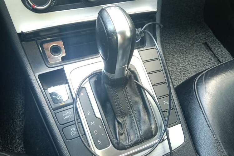 Used Volkswagen Magotan 2013 1.8TSI Premier Model Gear Lever