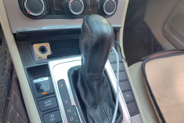 Used Volkswagen Magotan 2013 1.8TSI Premier Model Gear Lever