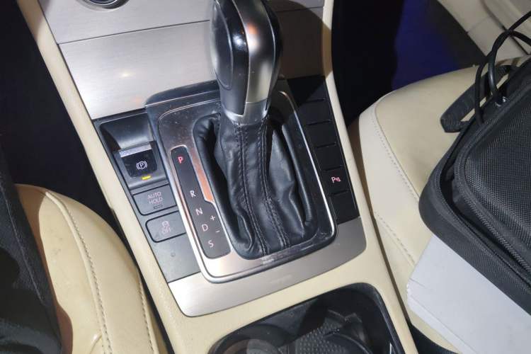 Used Volkswagen Magotan 2013 1.8TSI Luxury Model Gear Lever