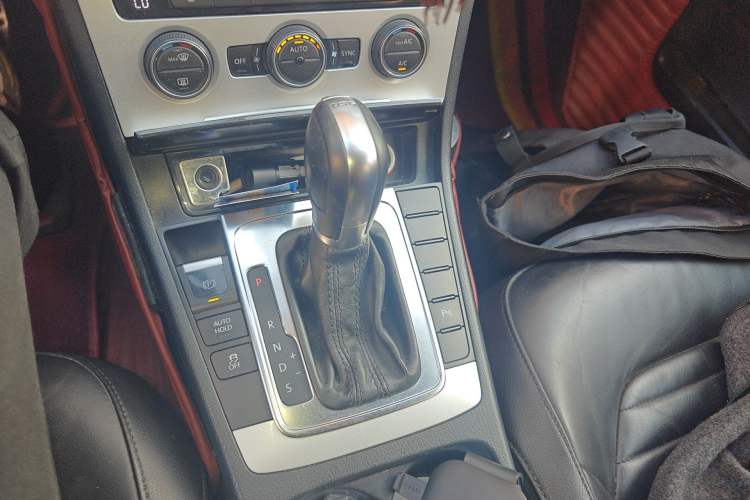 Used Volkswagen Magotan 2013 1.8TSI Luxury Model Gear Lever