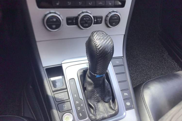 Used Volkswagen Magotan 2013 1.8TSI Prestige Model Gear Lever