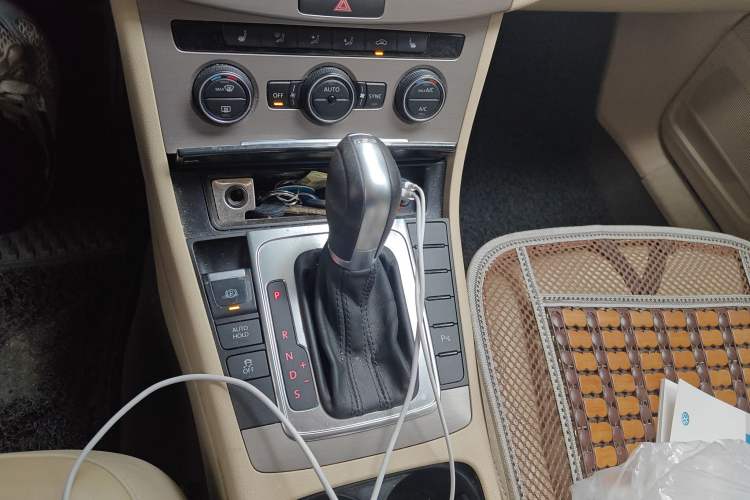 Used Volkswagen Magotan 2013 1.8TSI Luxury Model Gear Lever