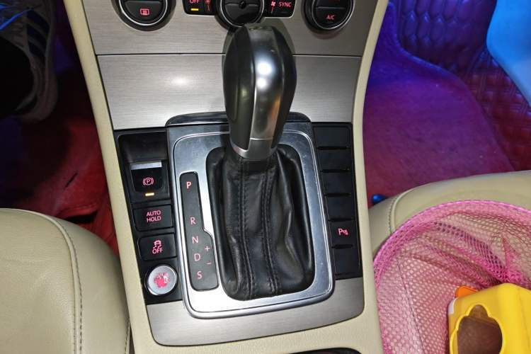 Used Volkswagen Magotan 2013 1.8TSI Luxury Model Gear Lever
