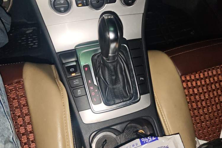 Used Volkswagen Magotan 2013 1.8TSI Luxury Model Gear Lever
