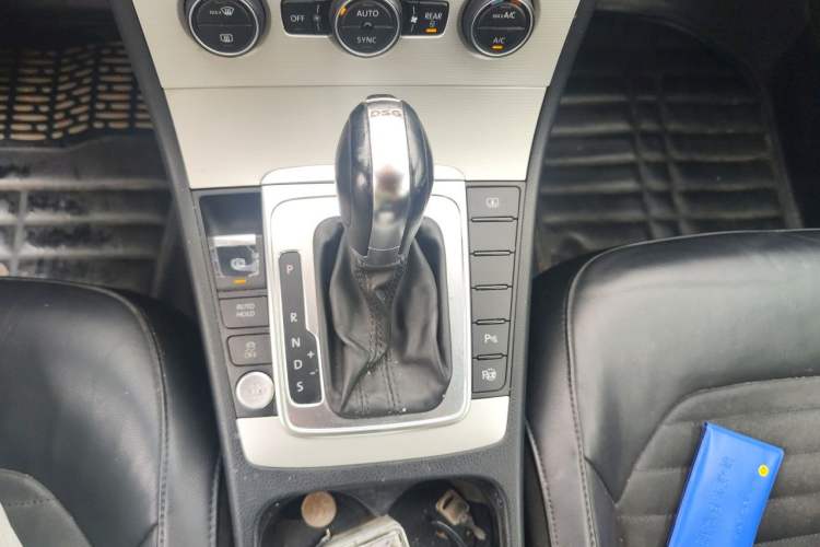 Used Volkswagen Magotan 2013 1.8TSI Prestige Model Gear Lever