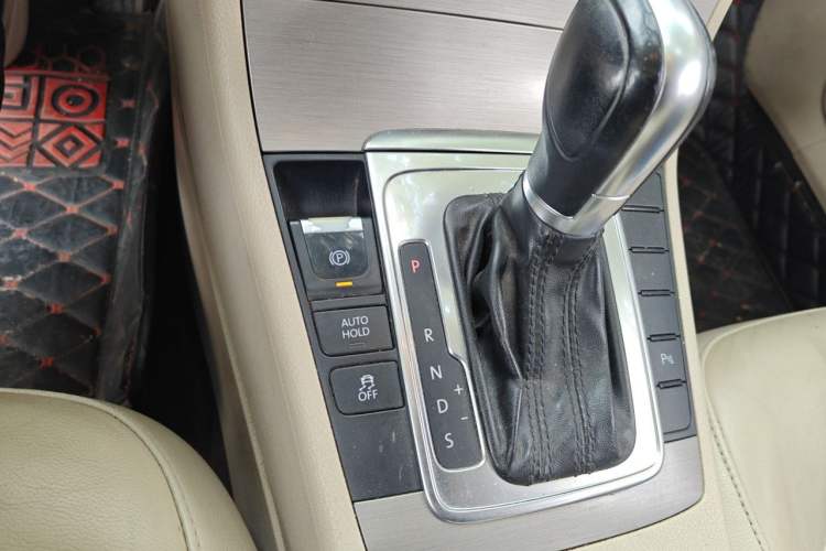 Used Volkswagen Magotan 2013 1.8TSI Luxury Model Gear Lever